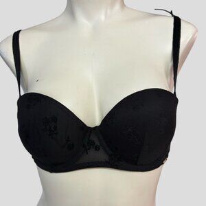 💕2/$35 💕Tahari Black Lace Bra 34B